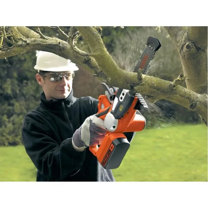 Tronçonneuse sans fil 18V GKC1820L20-QW BLACK+DECKER - 20 cm - Livrée avec batterie 18V 2 Ah et chargeur - Maitighar